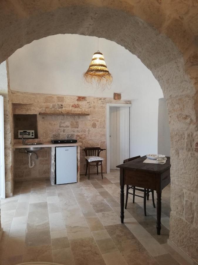 Holiday Home Trullo Antico Ostuni Camera foto