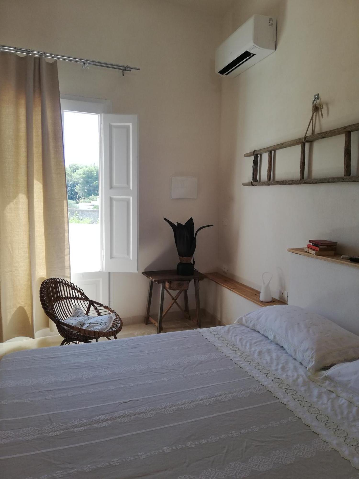 Holiday Home Trullo Antico Ostuni Camera foto