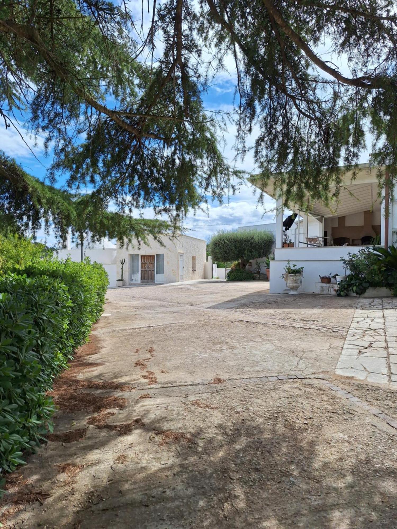 Holiday Home Trullo Antico Ostuni Esterno foto